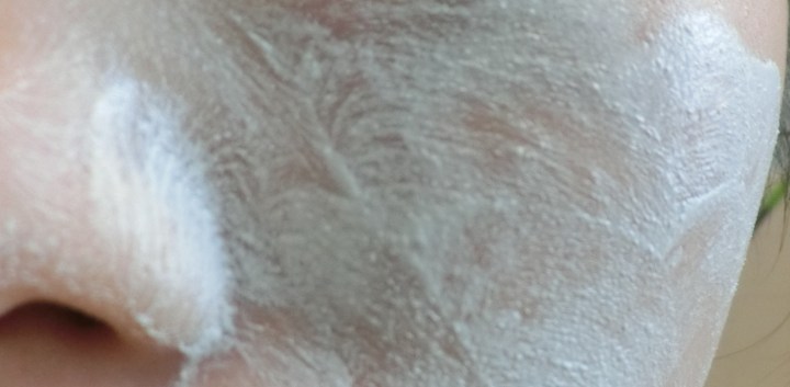 La Mer's refining facial on skin