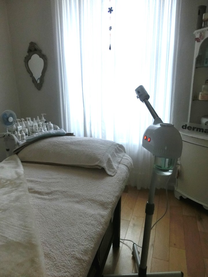 id-your-beauty-steam-machine-inside-treatment-room