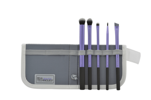 pouch-use-as-a-stand-real-techniques-eye-starter-set-review-followmeesh