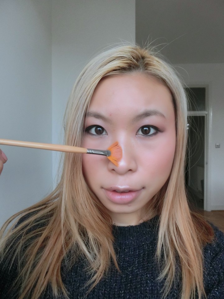 highlight-using-bobbi-brown-pink-glow-nose