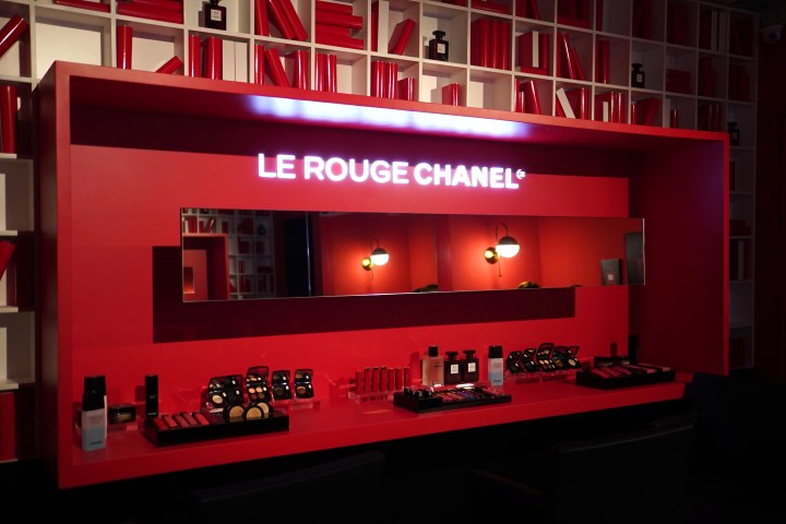 le rouge chanel makeup station